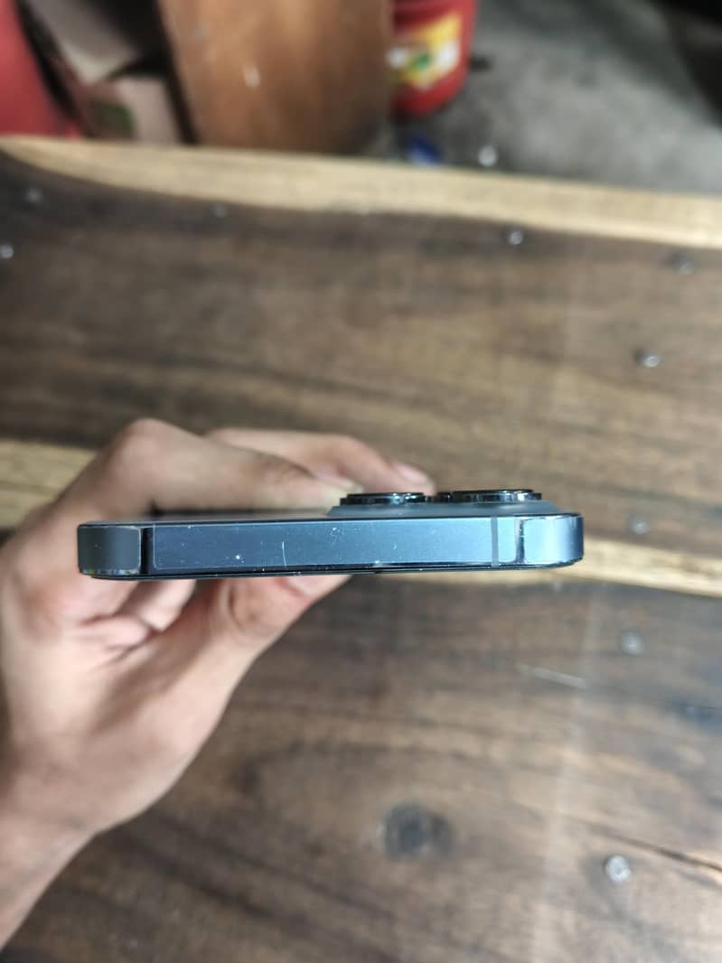iPhone 13 Pro Max 3
