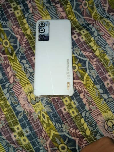 Tecno Camon 18