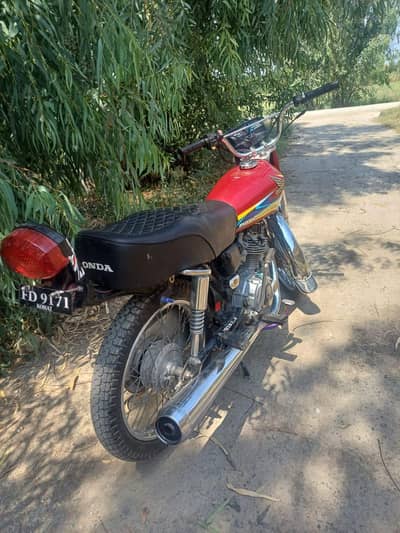 Honda 125 19 model kohat number hy 160k moky per gunjaish ho sakhta hy