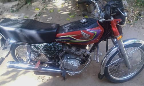 Honda 125 red colour
