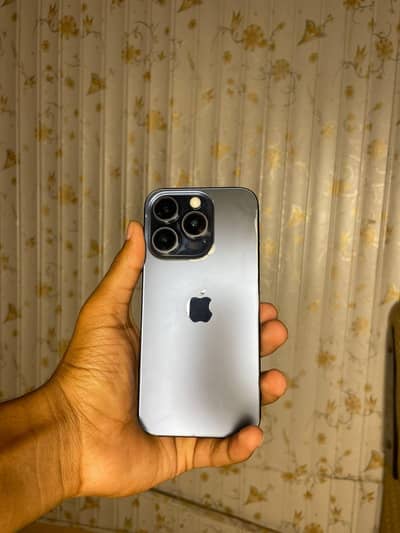 Apple iPhone 15 Pro JV - Lush Condition no single scratches