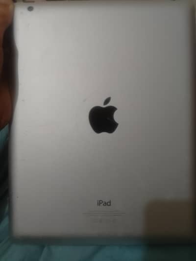 IPAD 4TH GENERATION IN GOOD CONDITION ONLY PROTECTOR DEMAGE ALL OKAY
