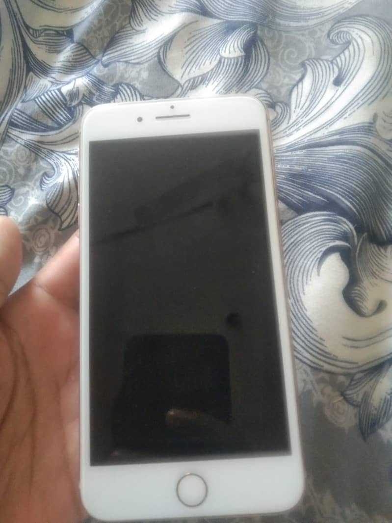 Apple iPhone 8 Plus 2