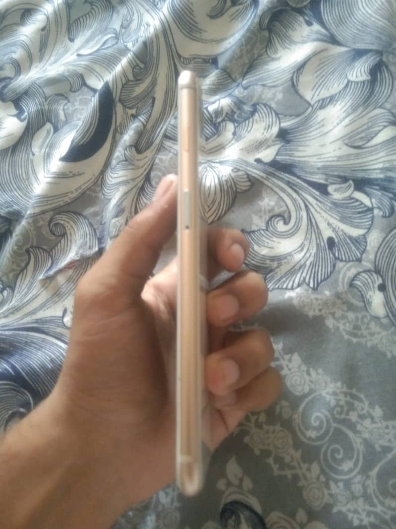 Apple iPhone 8 Plus 5