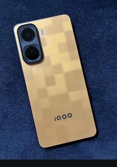 Vivo iQOO 11