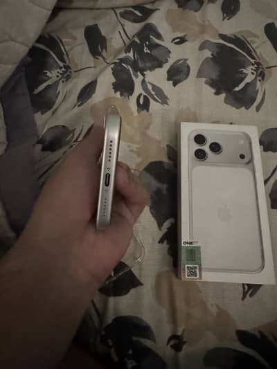 Iphone 17 pro max Pta approved silver colour