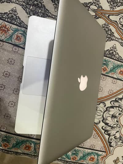 MacBook Pro (Core i5, 4GB RAM, 300GB HDD)