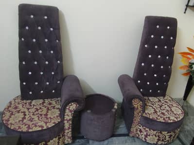Royal Style Chairs with Center Table – Excellent Condition