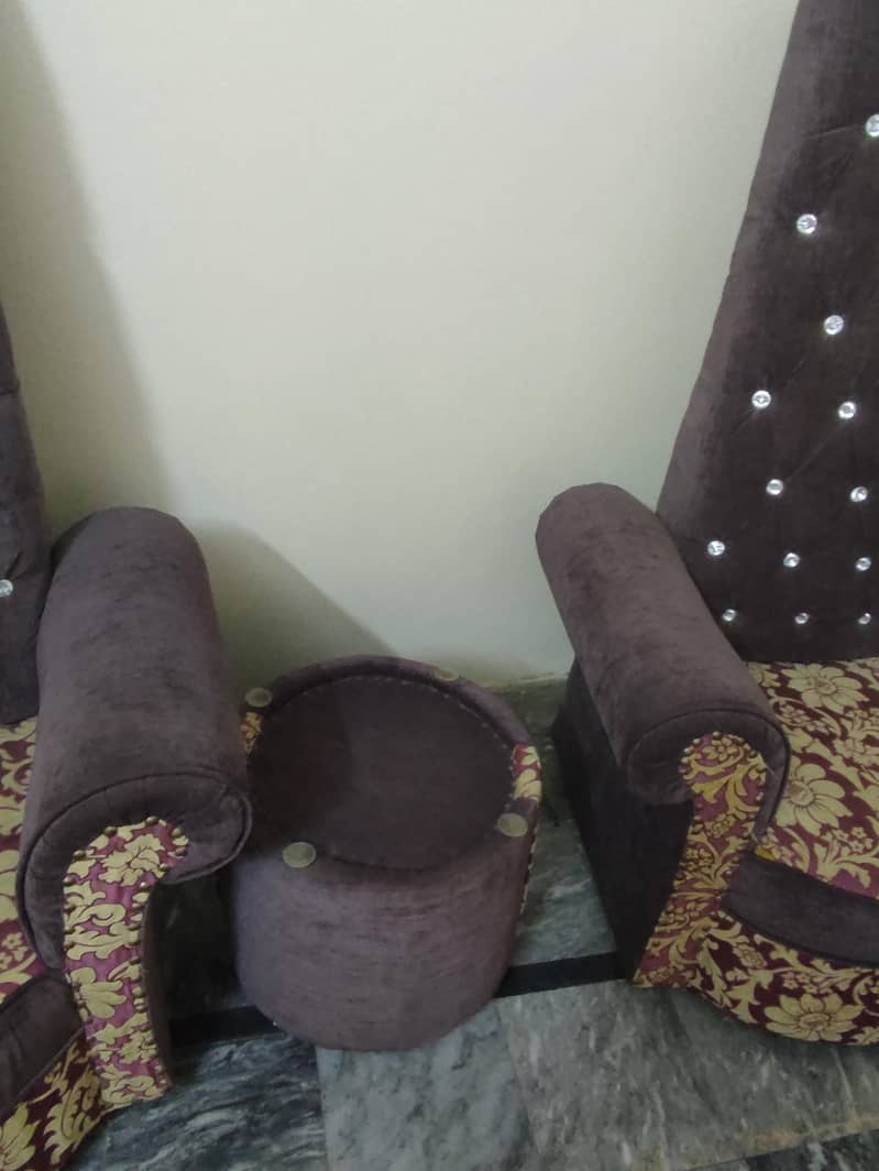 Royal Style sofas– Excellent Condition 1