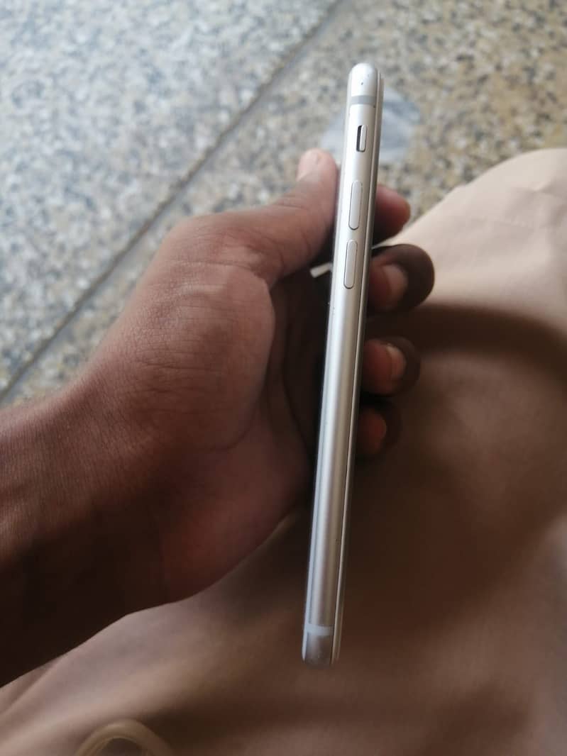 Apple iPhone 8 5