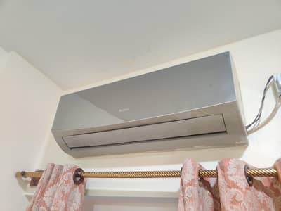 gree 1 ton inverter ac