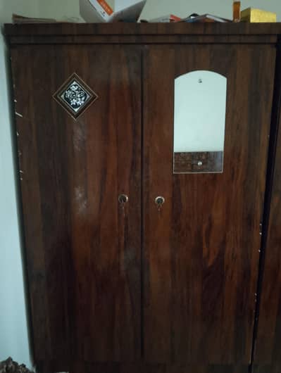 almari wood ache condition