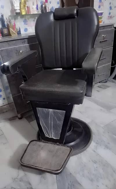 Used Salon Chair Good Condition