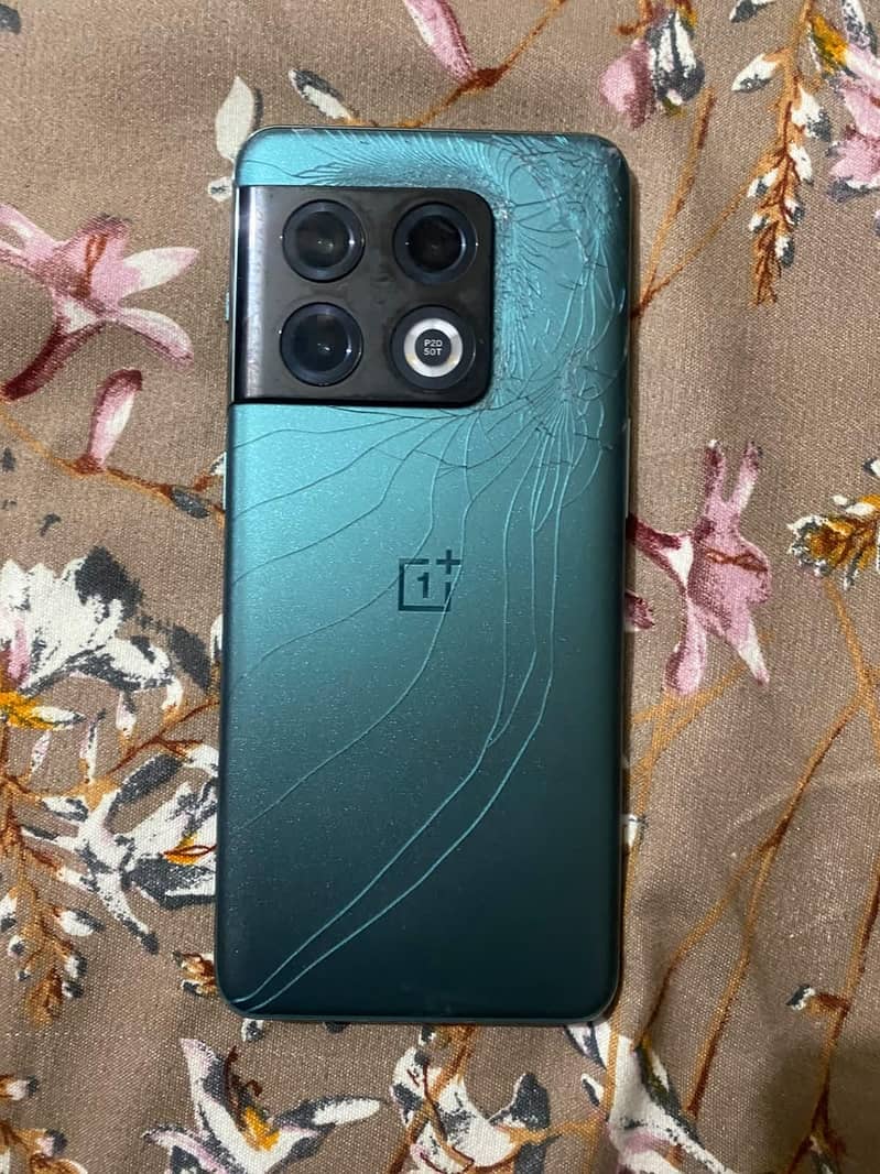 One Plus 10 Pro 4