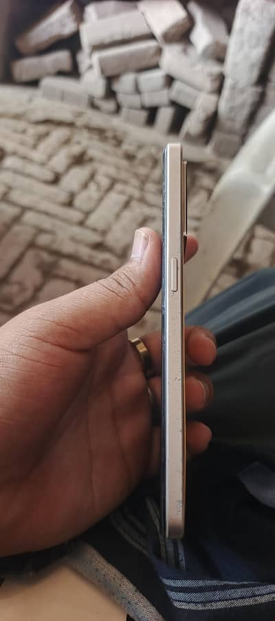 OPPO F21 Pro