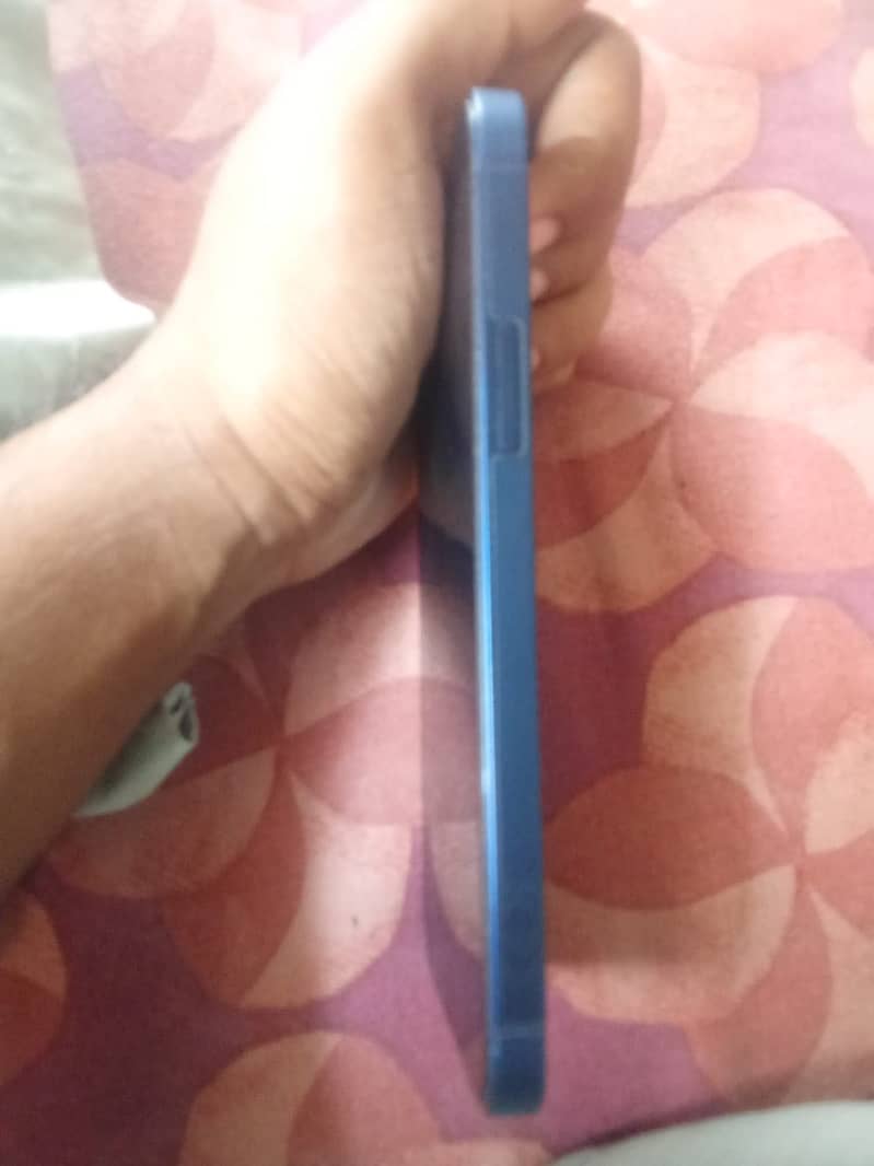 Apple iPhone 12 5