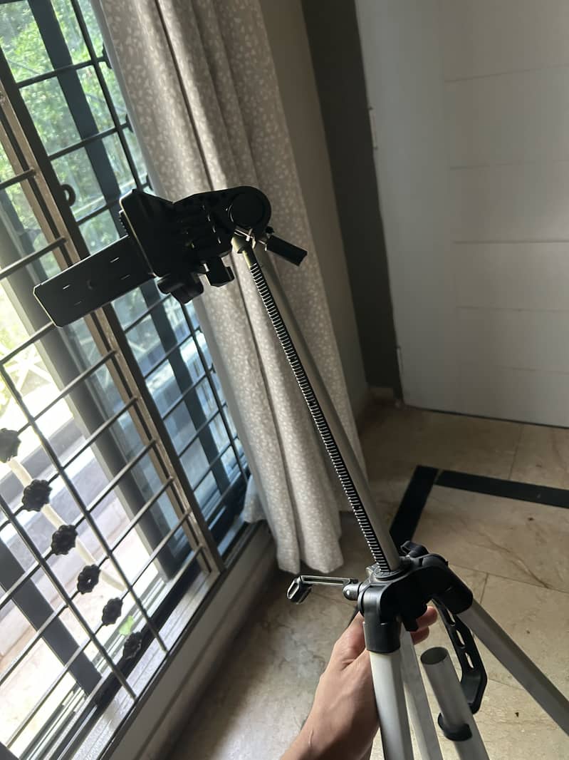 Tripod 3