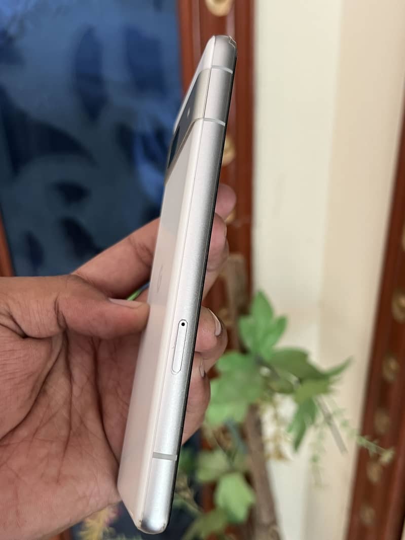 Google Pixel 7a 5