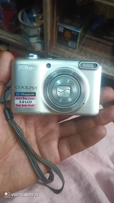 nikon L28 digital camera 20mp 9/10 condition