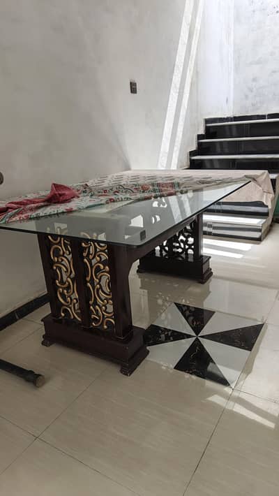 Dining table with 6 chairs