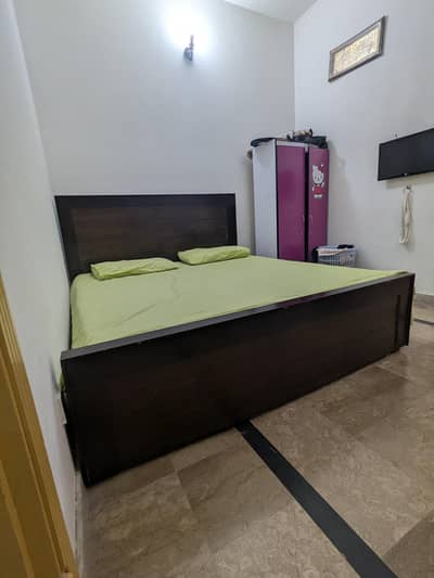 King Size Bed 6*6.5 feet