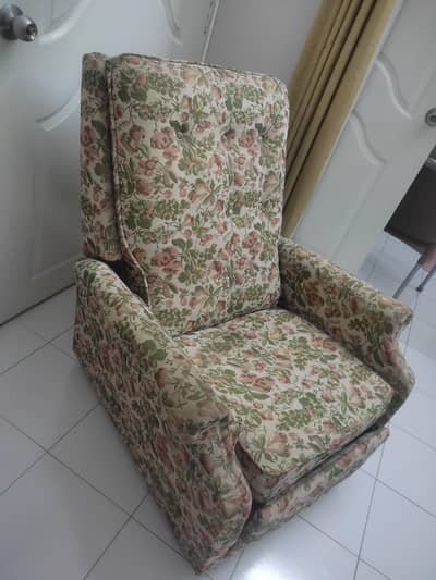Imported Fabric Recliner Sofa Chair – Excellent Condition