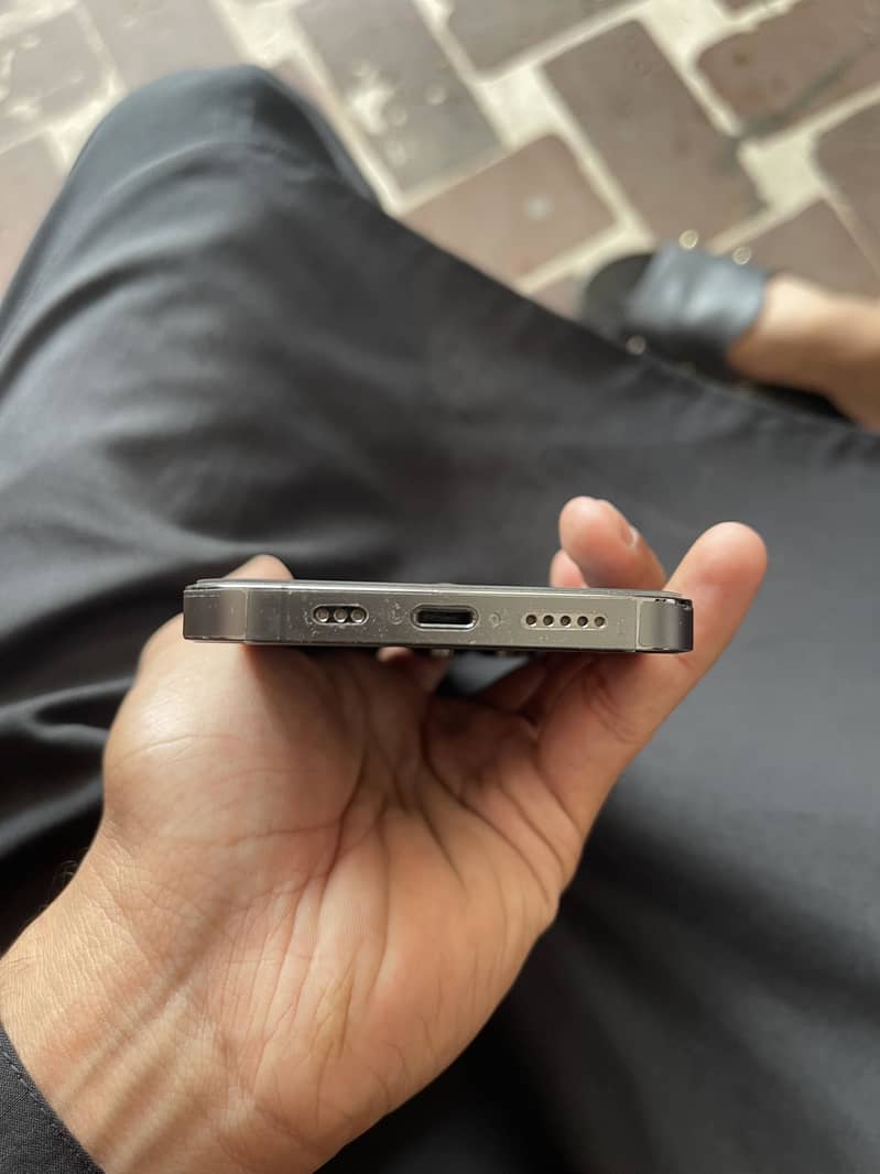 Apple iPhone 13 Pro 2