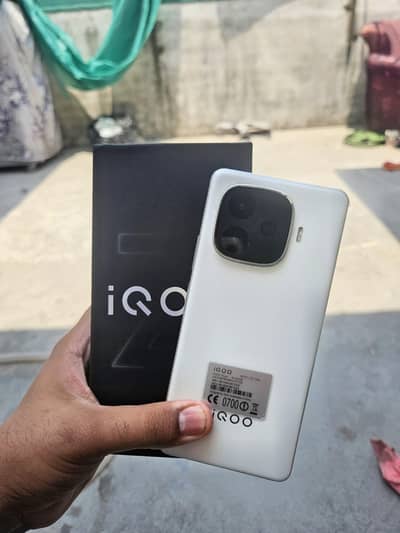Vivo iQOO Z9 Turbo 16/256 (8s gen 3)