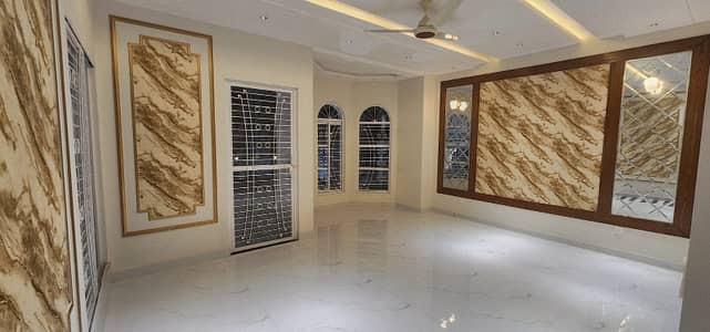 8MARLA BRAND NEW LOWER PPORTION AVAILABLE FOR RENT IN EDEN BOULEVARD SOCIETY