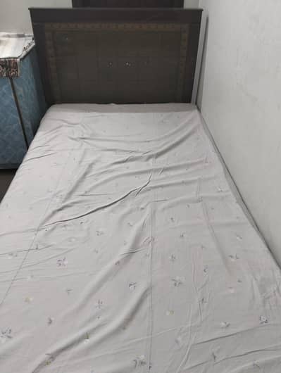 2 single bed without mattres