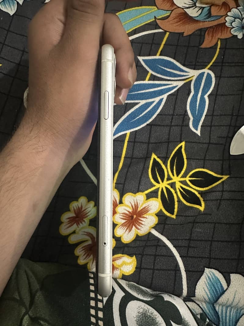 Apple iphone 11 2
