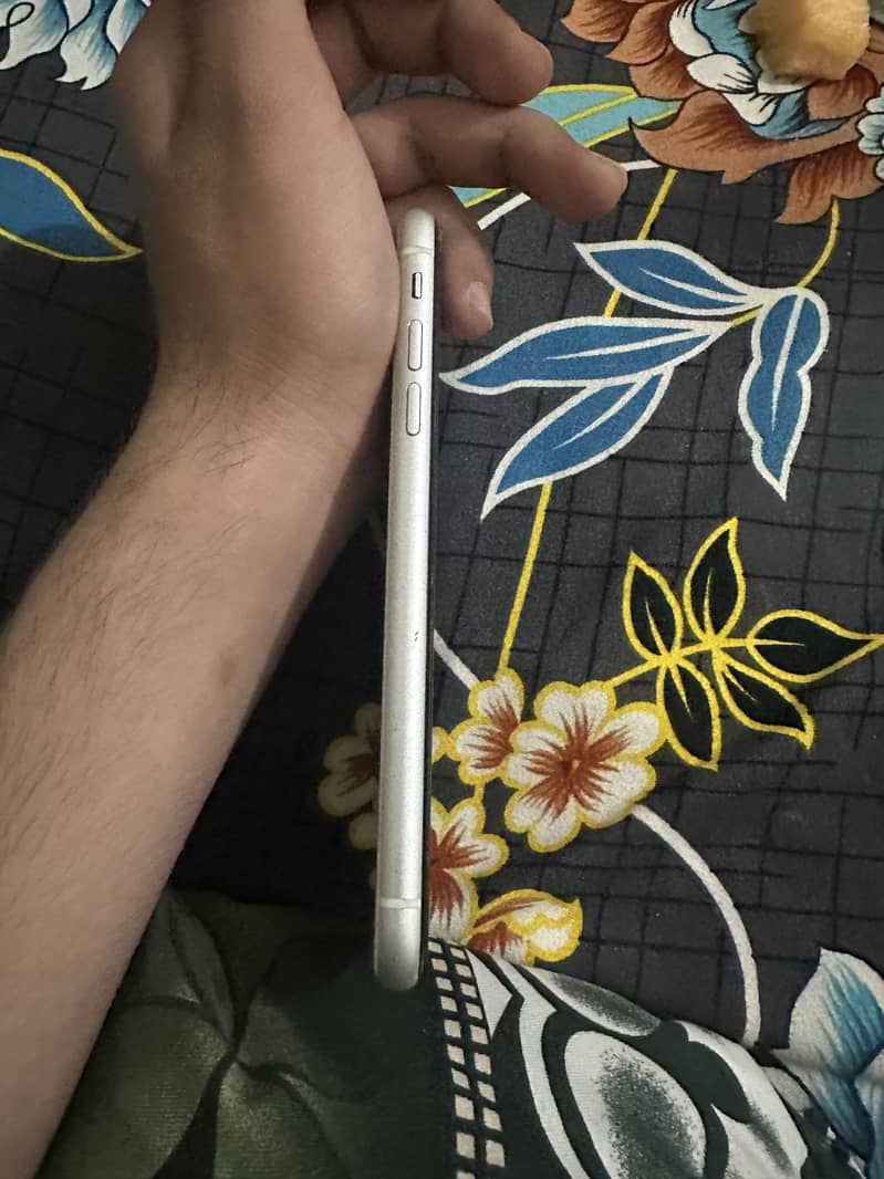 Apple iphone 11 3