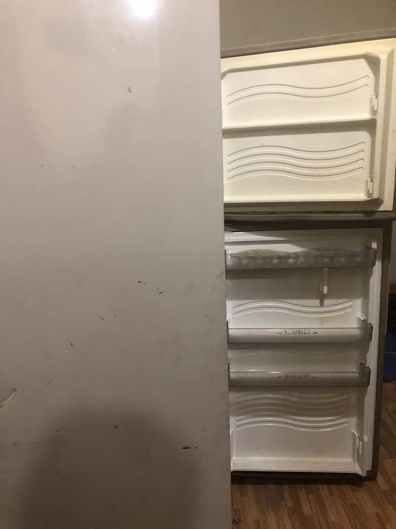 Dawlance Refrigenetor 1