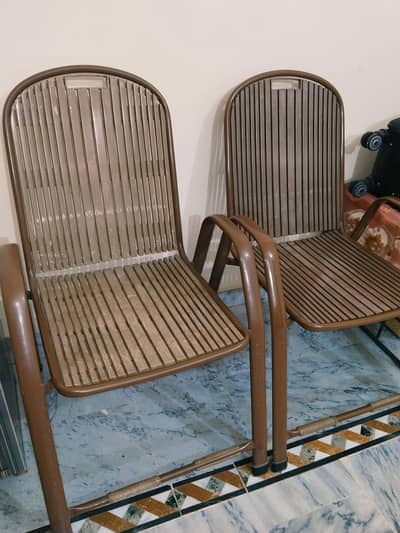 4 Metal chairs with Table