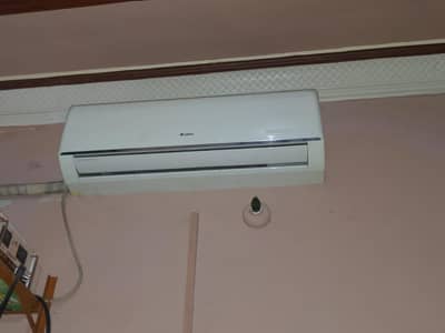 Gree AC  Non Inverter 1.5