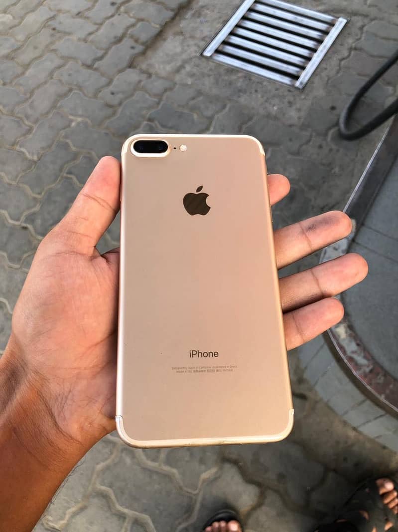 Apple iPhone 7 Plus 1