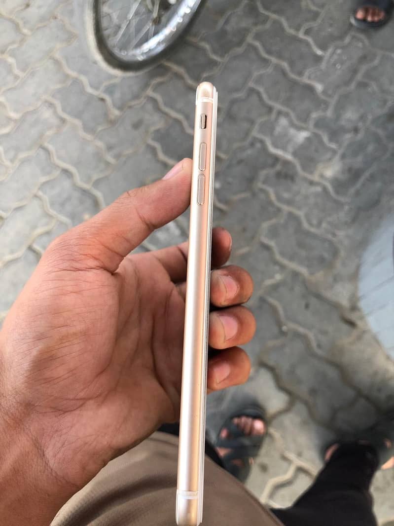 Apple iPhone 7 Plus 5