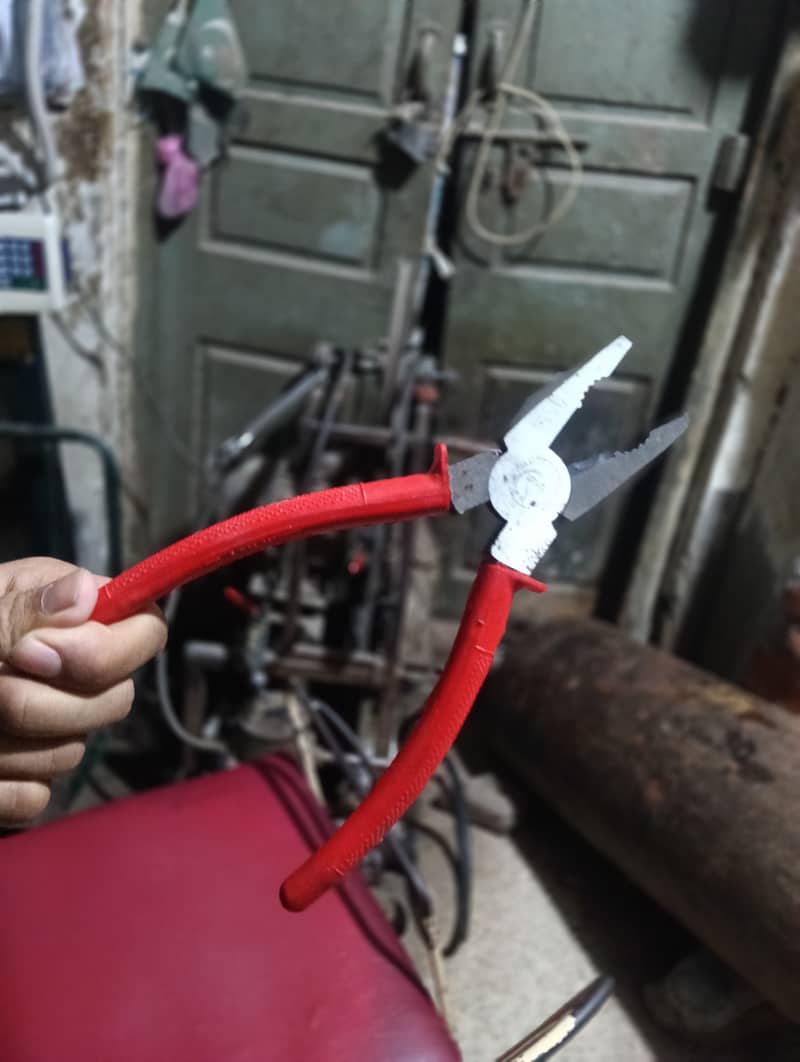 Plas tool 0
