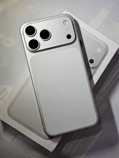 Apple iPhone 17 Pro Max Silver