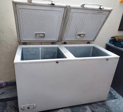Best condition deep freezer 10/10. All ok chill cooling.