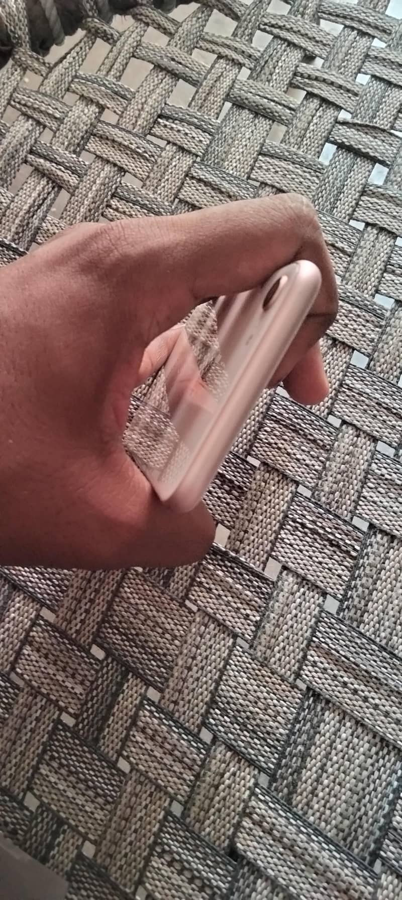 Apple iPhone 8 1