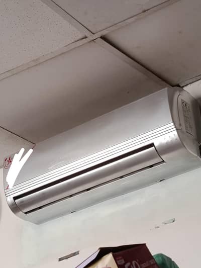 1 ton Orient AC with Outdoor For Sale Need Repair. Capacitor Issue