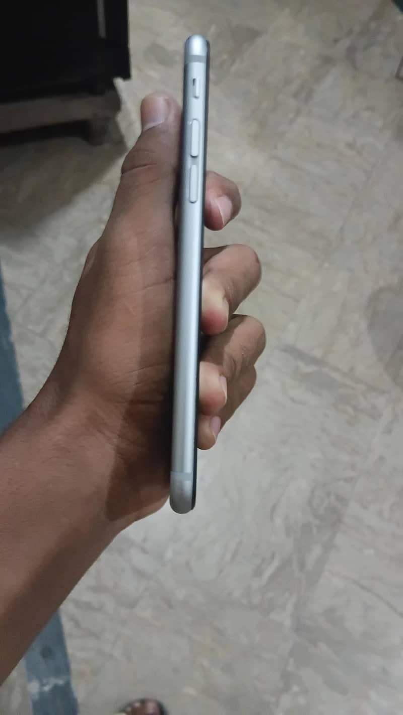 Apple iPhone 6S 1