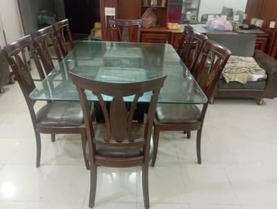Dining Table with 8 Chairs for Sale – Excellent Condition