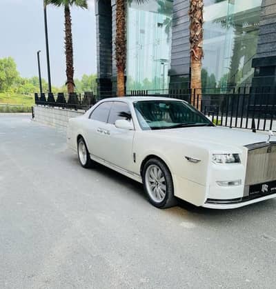 Toyota Crown 1992 Model Modified in Rolls-Royce
