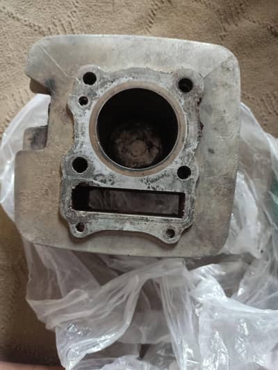 suzuki 150 head  Cylinder