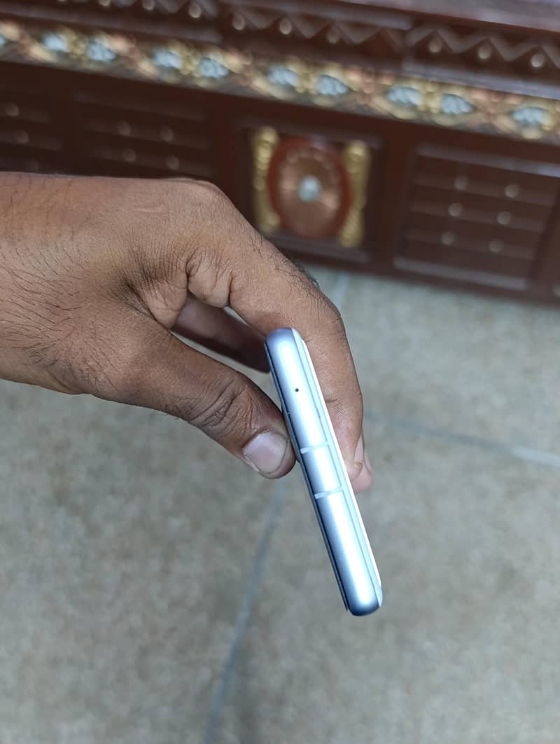 Google Pixel 7a 5