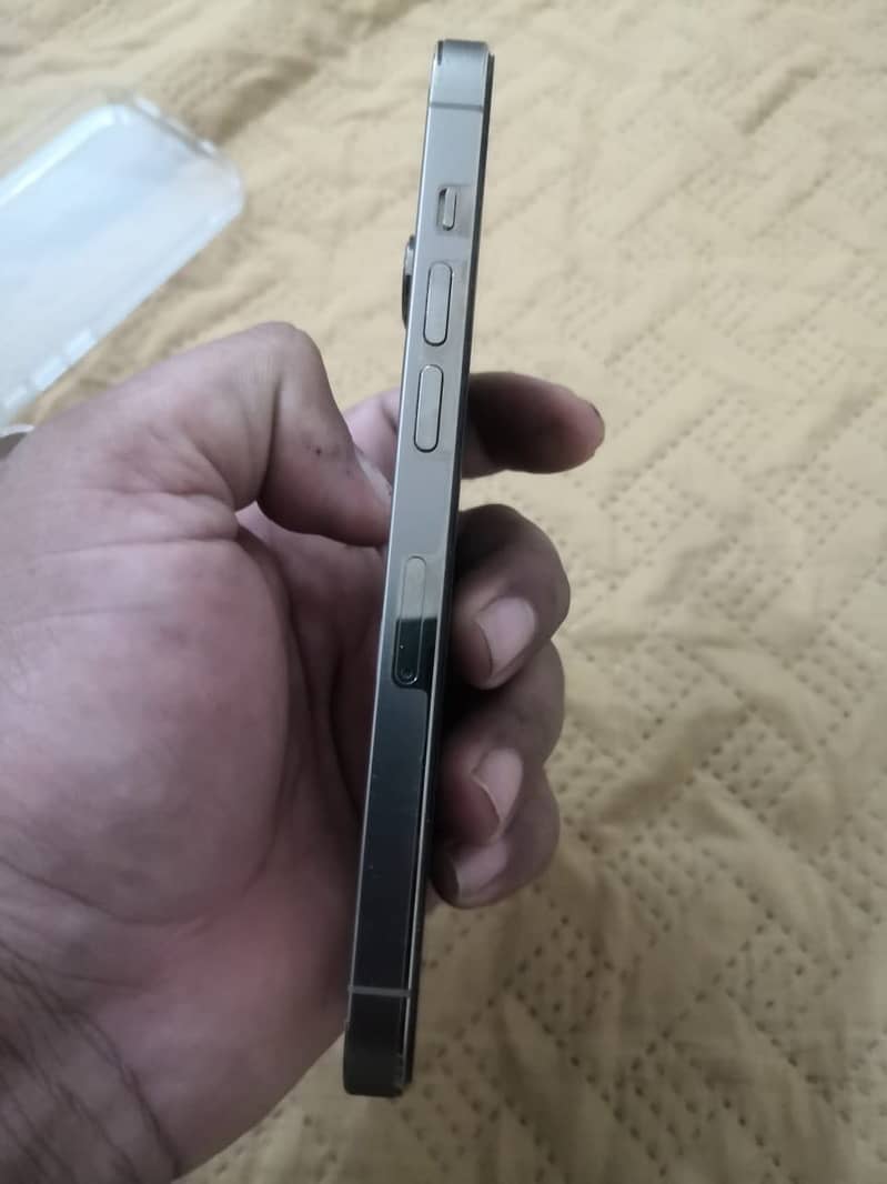 Apple iPhone 14 Pro 1