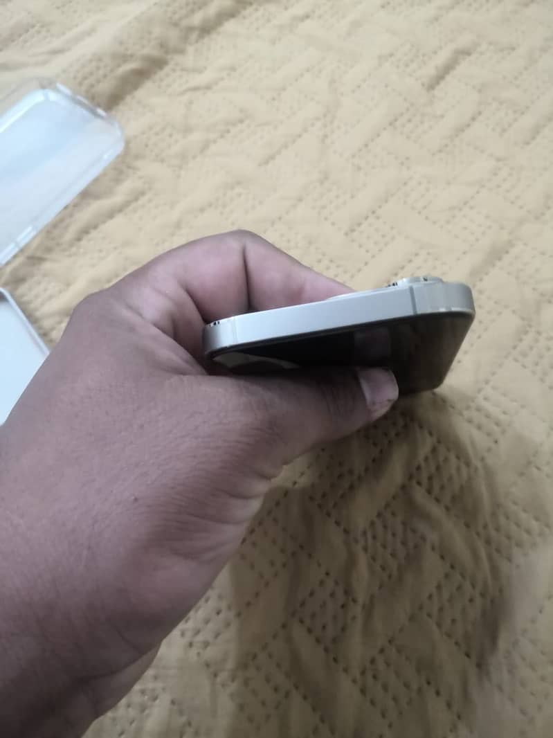 Apple iPhone 14 Pro 2