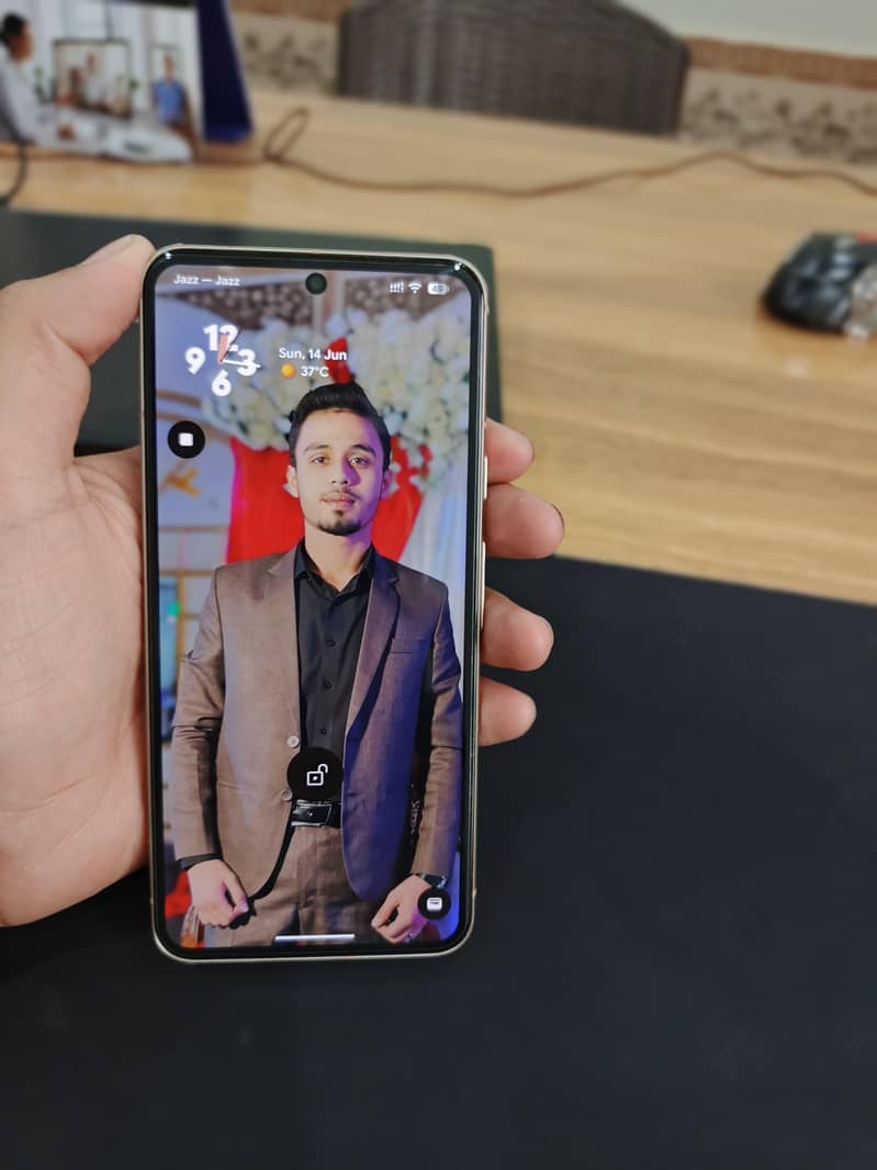 Google Pixel 8 2